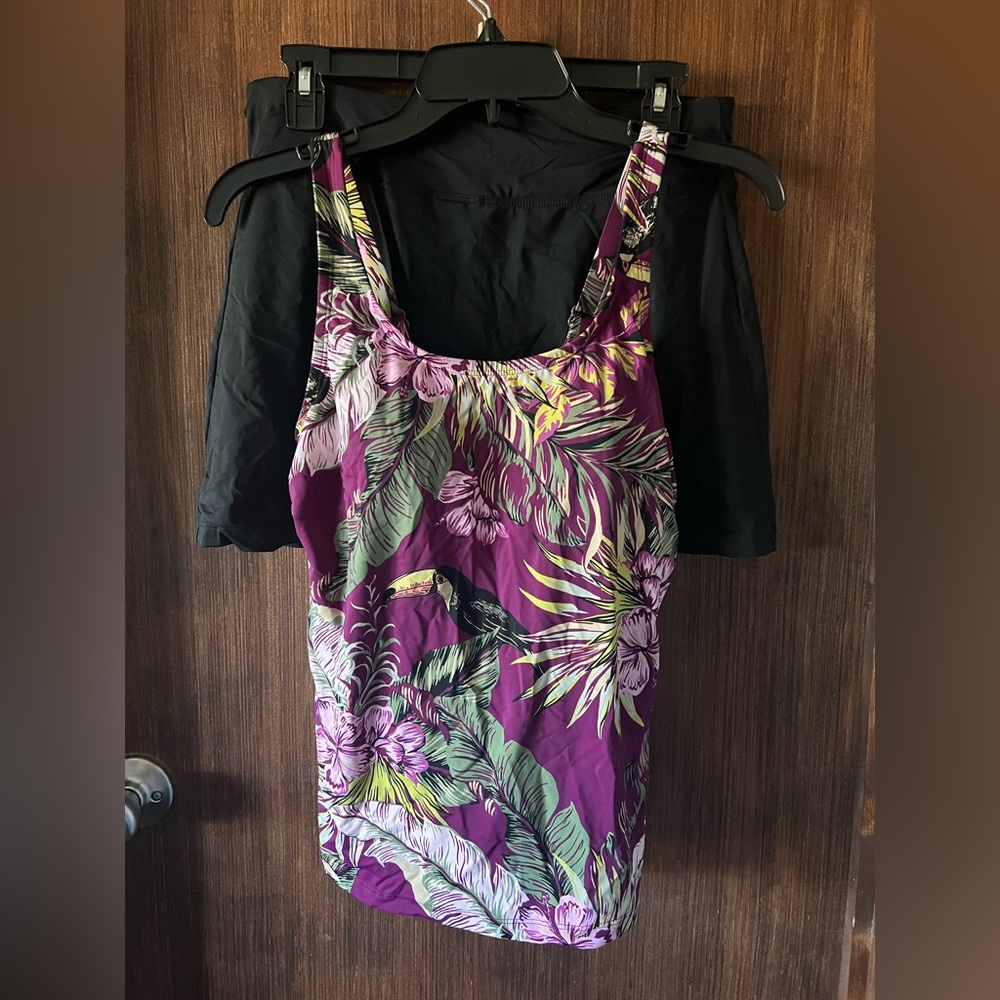 Duluth women’s two piece swim suit size 6